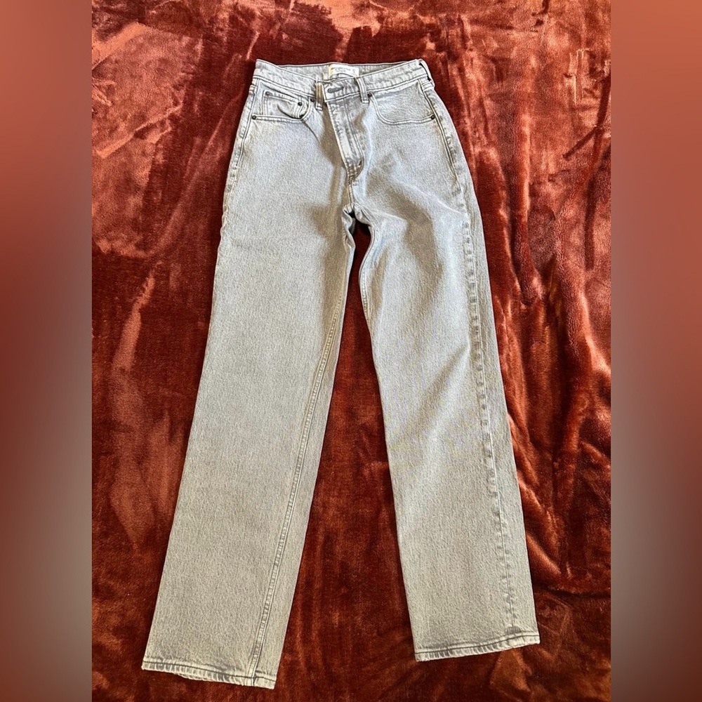 Abercrombie & Fitch The 90s Straight Leg Jeans Ultra High Rise